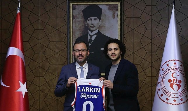 Shane Larkin resmen Türk oldu! Kimlik...