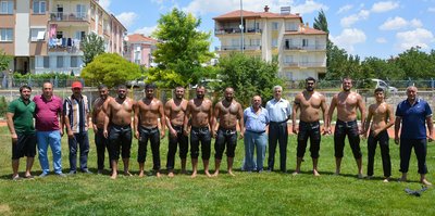 Döşemealtı'nın güreşçileri kampı tamamladı