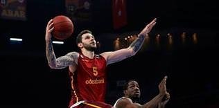 Cimbom'dan farklı zafer