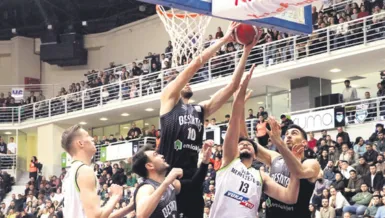Kara kartal kanatlandı