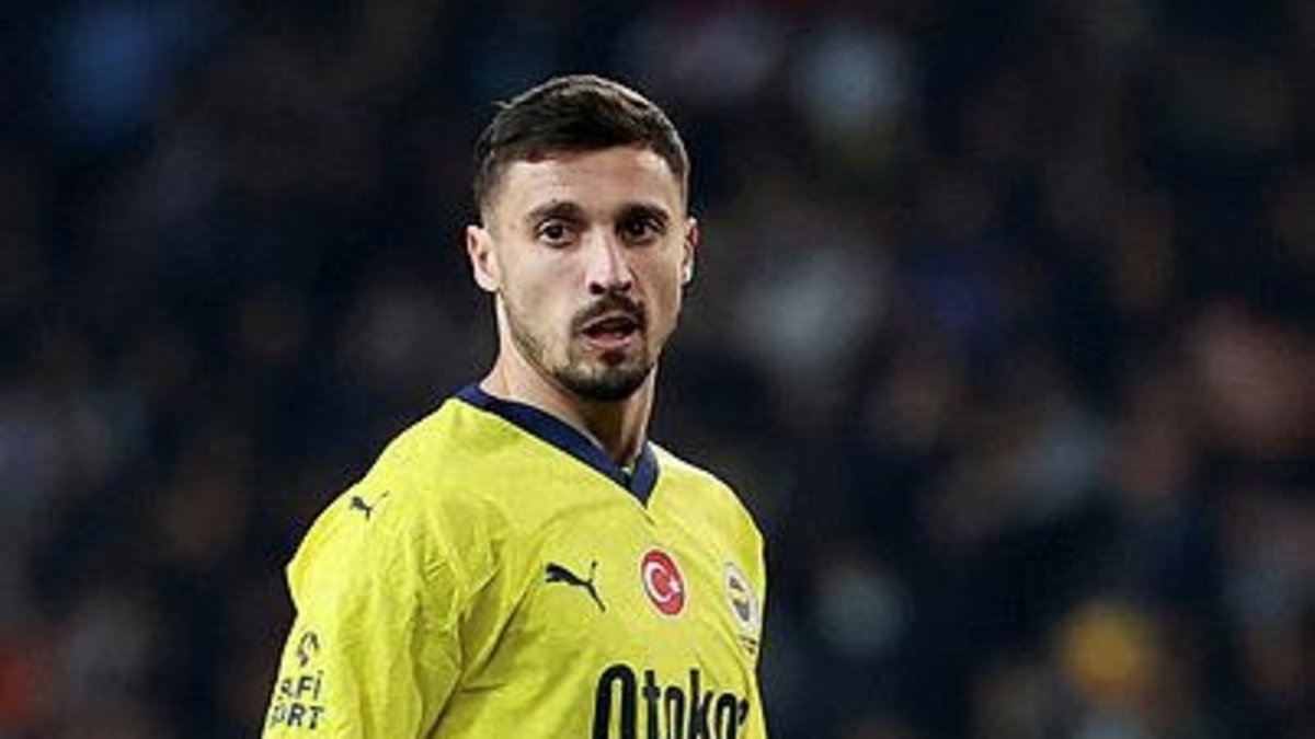 Fenerbahçe'ye Rade Krunic müjdesi! Kanarya o yükten kurtulacak Fenerbahçe'ye Rade Krunic müjdesi! Kanarya o yükten kurtulacak