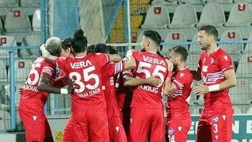 Kritik maçta zafer Adana Demirspor'un!