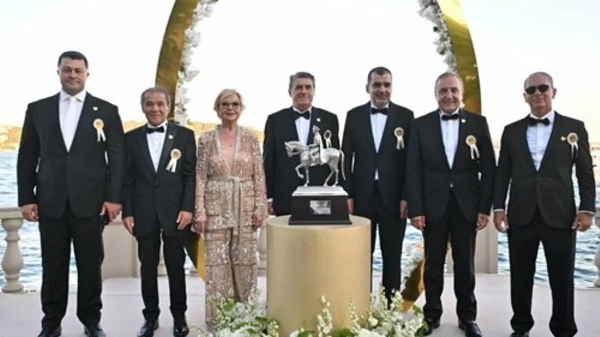 Gazi Galası’nda gönüllerince eğlendiler