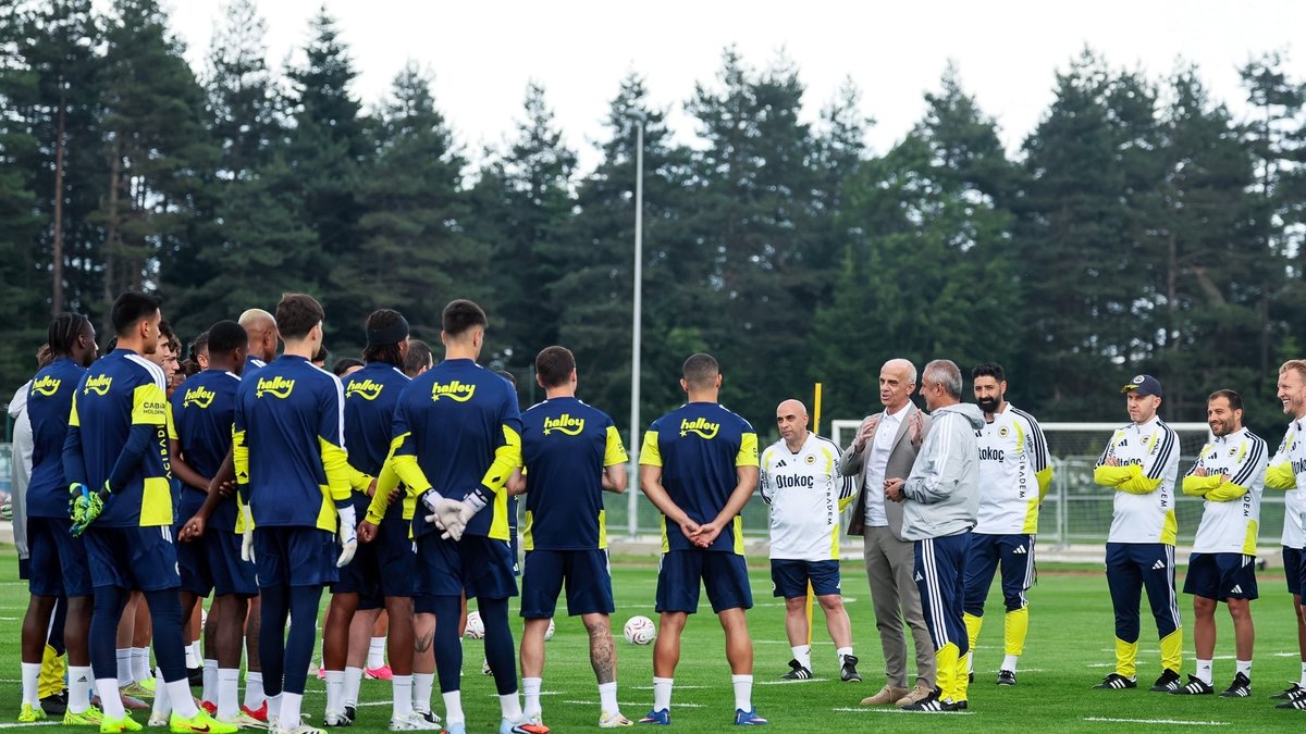 Fenerbahçe Başkanı Aziz Yıldırım Topuk Yaylası’nda takımla bir araya geldi