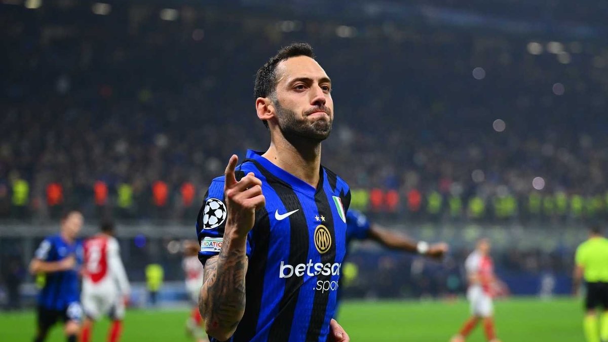 TRANSFER HABERİ | Fenerbahçe'nin Hakan Çalhanoğlu teklifi ortaya çıktı! İtalyan gazeteci duyurdu