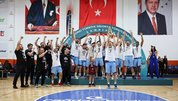 Şampiyon kupayı aldı