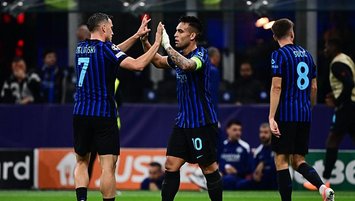 Inter Prag'ı dağıttı!