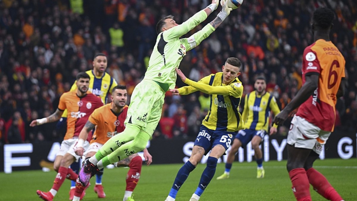 Galatasaray-Fenerbahçe derbisinde kazanan çıkmadı! İşte Trendyol Süper Lig'de güncel puan durumu Galatasaray-Fenerbahçe derbisinde kazanan çıkmadı! İşte Trendyol Süper Lig'de güncel puan durumu