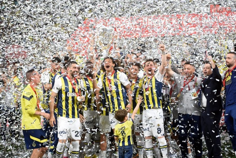 TRANSFER HABERİ: Fenerbahçe'de ayrılık gerçekleşti! Yıldız oyuncu için açıklama geldi!