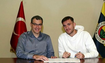 Fenerbahçe'den Cenk Alptekin'e profesyonel sözleşme