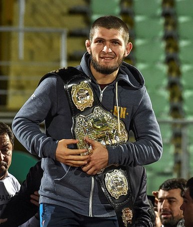 Khabib Nurmagomedov’un kadın hayranına verdiği cevap olay oldu!