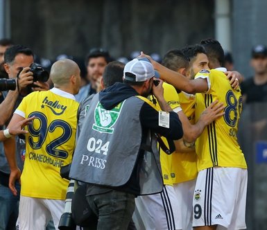 Kasımpaşa-Fenerbahçe mücadelesinden kareler
