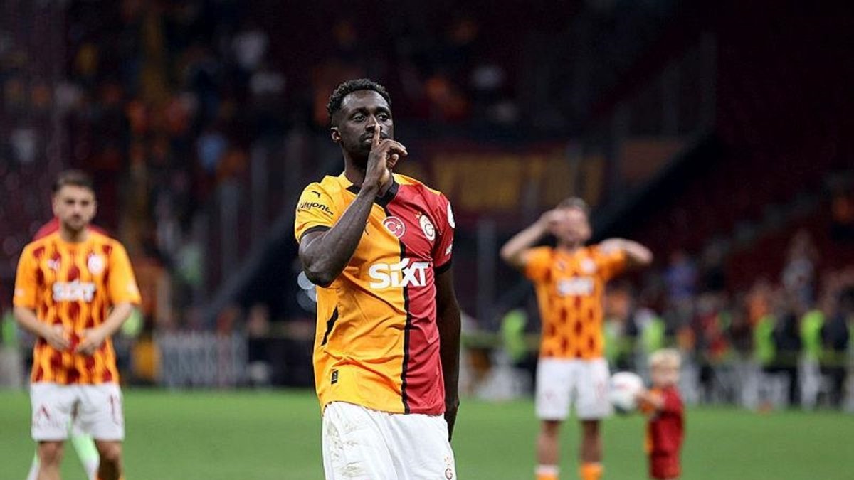 Alkışlar Davinson Sanchez'e