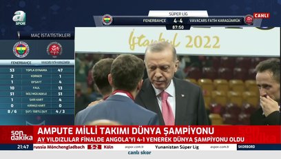 >Başkan Erdoğan Dünya Kupası'nı Ampute Millli Takımı ile beraber kaldırdı