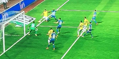 Fenerbahçeli Valbuena'nın golünde top çizgiyi geçti mi?