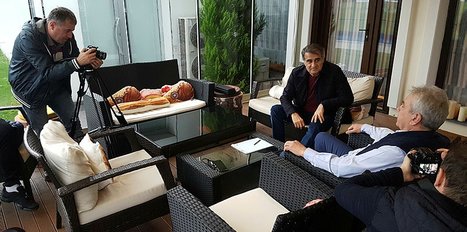 Konuşmayı yarıda kesip maratona koştu