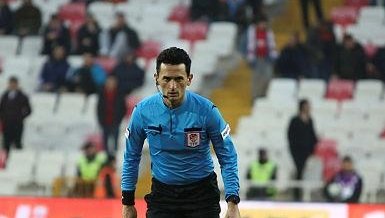 Onlar artık eski hakem