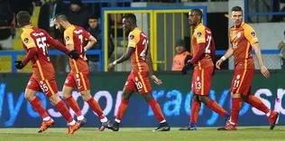 Gözler kupada