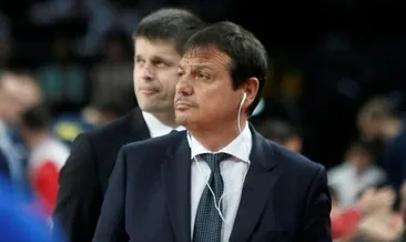 Ergin Ataman yine kulaklıkla sahaya çıktı