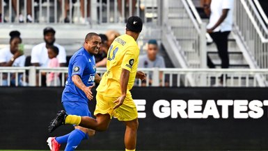 Son dakika spor haberleri: Roberto Carlos ile Ronaldinho'nun takımları All-Star maçında karşılaştı