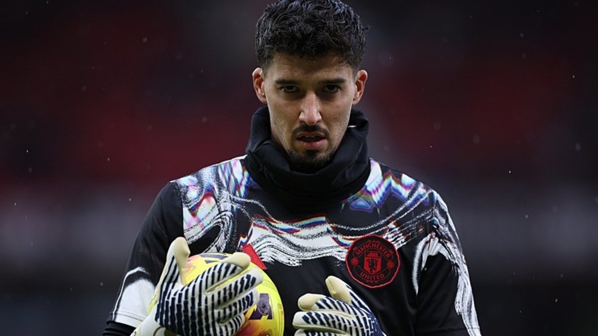 Beşiktaş'tan kaleye Altay Bayındır hamlesi! Manchester United ile transfer pazarlıkları sürüyor