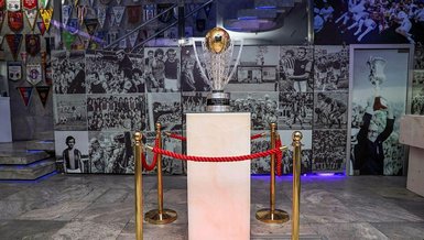 Trabzonspor'un şampiyonluk kupası müzede sergilenmeye başladı