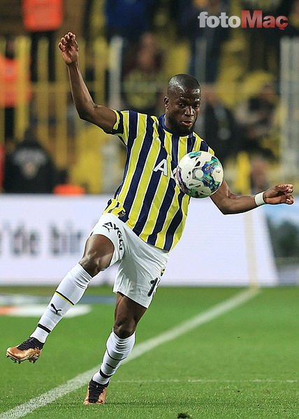 TRANSFER HABERİ - Fenerbahçe'den ikna turları! Gönlü Premier Lig'de...