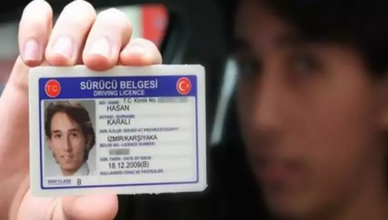 EHLİYET YENİLEME SON TARİH DEĞİŞTİ! - Eski ehliyeti yenileme ücreti ne kadar? Gerekli belgeler neler?