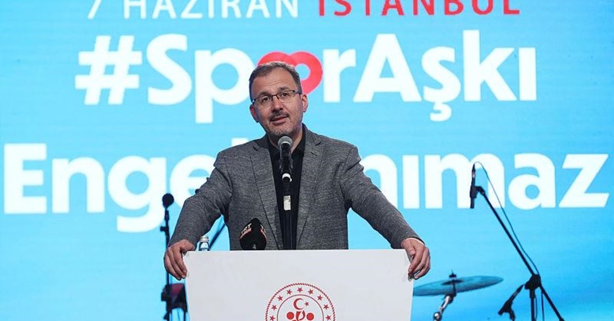 Bakan Kasapoğlu Özel Eğitim Okullarına Spor Malzemesi Dağıtım Programı'nda konuştu