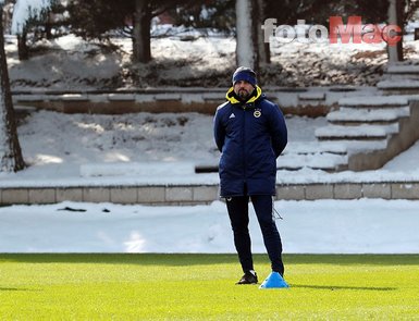 Emre Belözoğlu telefonu eline aldı! Fenerbahçe'den süpriz transfer