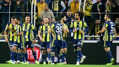 Fenerbahçe’nin savunmacısına Yunan kancası!