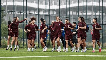 Kadın futbolu atakta