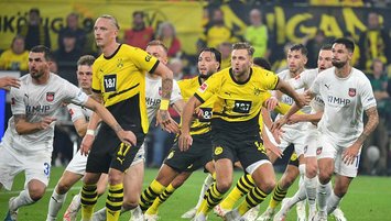 Dortmund 1 puana razı