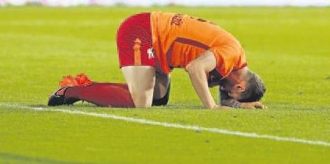 Galatasaray'da Serdar Aziz sakatlandı!