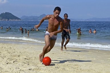 Brezilya sahilleri yanıyor