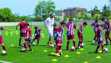 Trabzonspor İngiltere'ye futbol okulu kuruyor