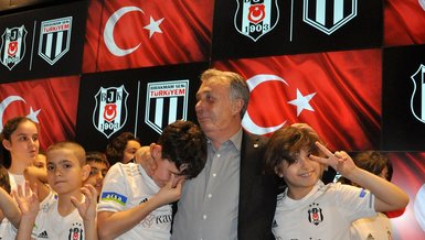 Ahmet Nur Çebi Antalyaspor maçı öncesi depremzede çocuklarla buluştu