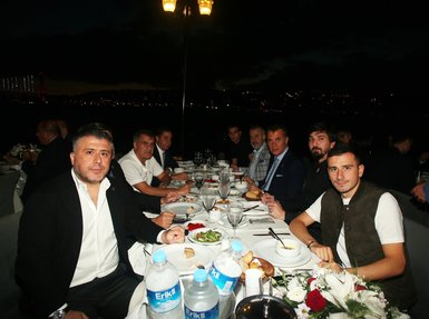 Beşiktaş camiası yemekte buluştu