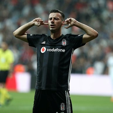 Beşiktaş’ta Şenol Güneş ve yerli futbolcular TL’ye geçti