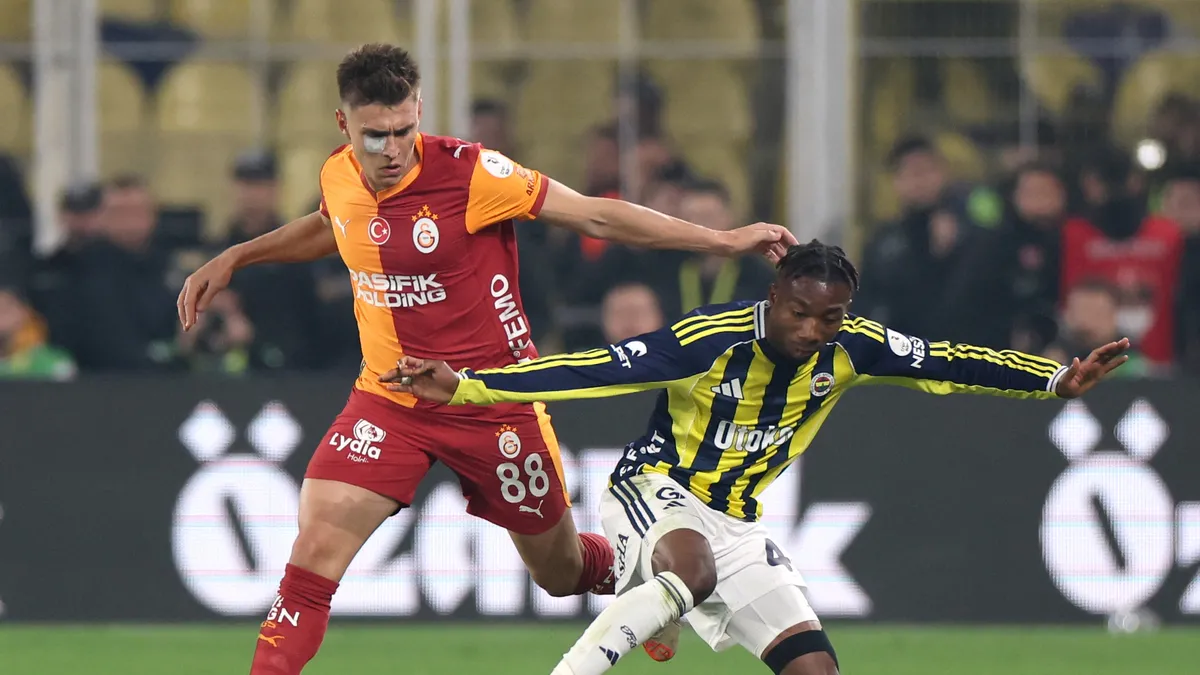 Galatasaray'a Kazımcan Karataş şoku! Maça devam edemedi