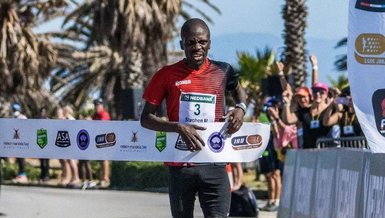Erkekler ultramaraton 50 kilometrede Stephen Mokoka dünya rekoru kırdı