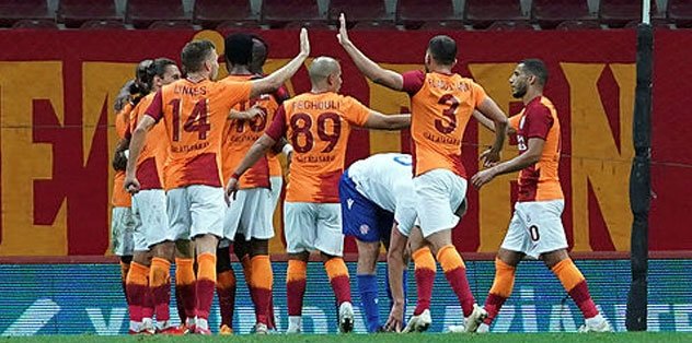 Galatasaray 2 0 Hajduk Split Mac Sonucu Son Dakika Galatasaray Haberleri Fotomac