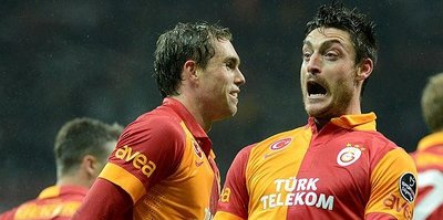 Albert Riera: "Mutlak favori Galatasaray"