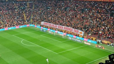 Galatasaray taraftarından takıma pankartlı destek!