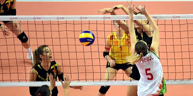 Voleybolda olaylı İzmir derbisi
