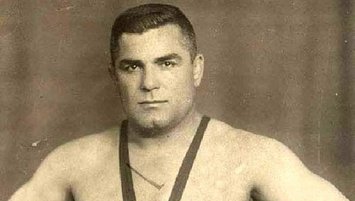 Türk güreşinin efsanesi Yaşar Doğu anılıyor