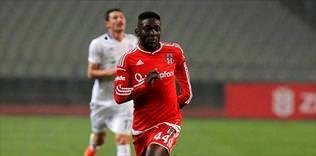 Daniel Opare kalacak