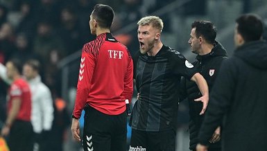 200. maçta kırmızı