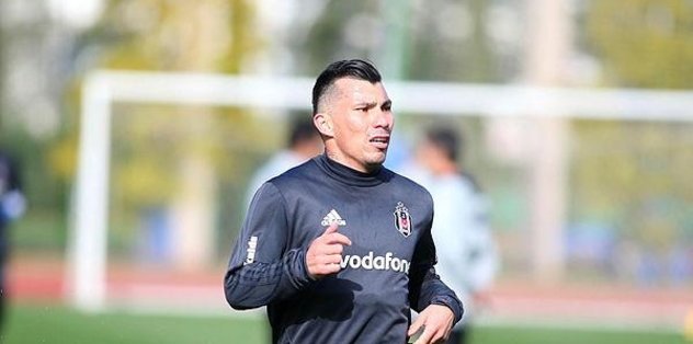 Beşiktaş'ta Medel'e şartlı izin!