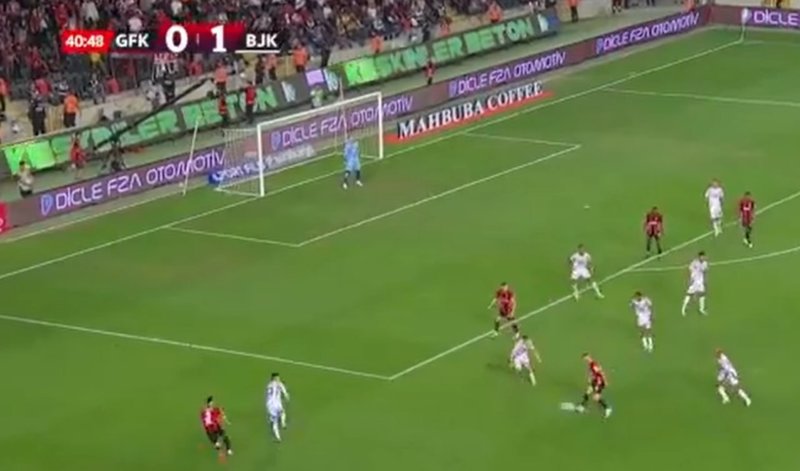 gaziantep-fk-besiktas-macinda-gol-iptal-edildi-1728235075460.jpg
